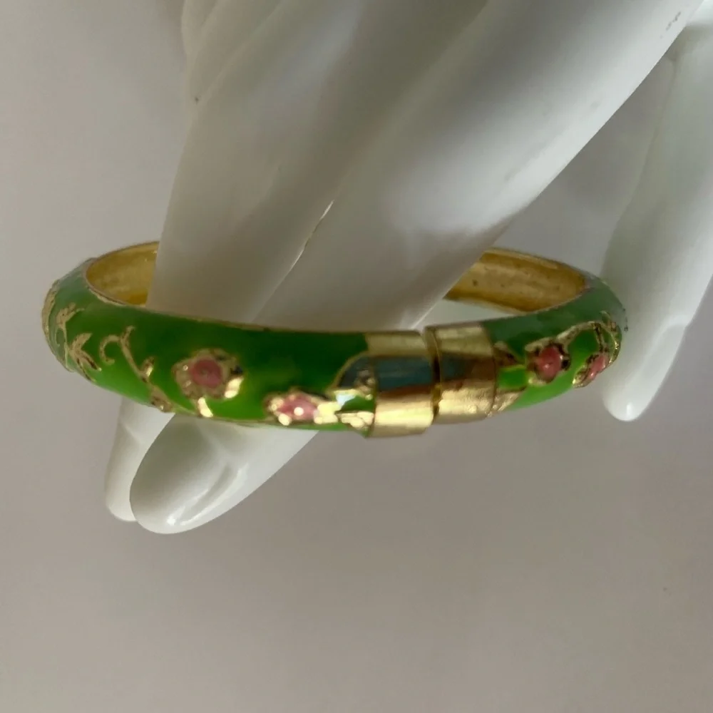Green Etched Gold 14 Dainty Flowers  Stems Leaves Pink Wrist Bangle Bracelet - Picture 2 of 3